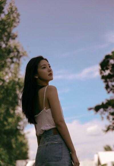 老公横停两个车位后，他死了最新