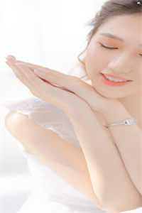 成人礼上，我把青梅让给贫困生完结txt