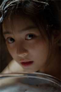 翻出爸爸结婚证明后，妈妈选择转身离开全篇