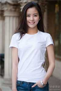 她寄人间满星河已完结