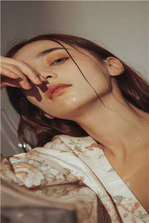 模范丈夫靠照顾“患癌”的我暴富异常火爆