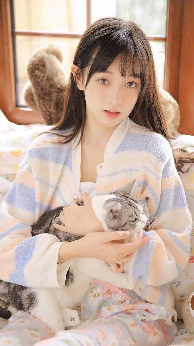 宫斗冠军的我穿成家庭主妇后，丈夫的小三吓疯了小说结局