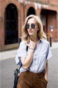 我朝父母坟头泼粪，女友的白月光却慌了精品选集