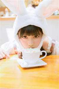 我妈是个精神病，但所有男人都想娶她的小说