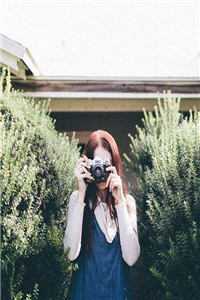 且趁余花眸一笑全局