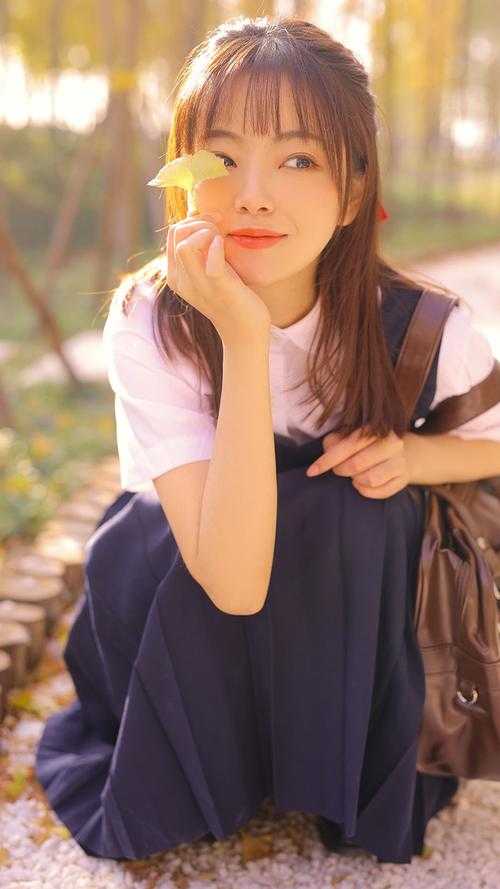 我爸退休后，老公带情人给我爸办下岗宴爆火全网