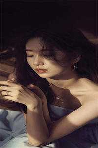 出宫前夜：疯批太子囚我入东宫全文无删减