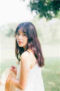 且趁余花眸一笑最新热门小说