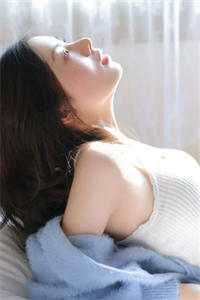 长街暮雪待故人爆火全网